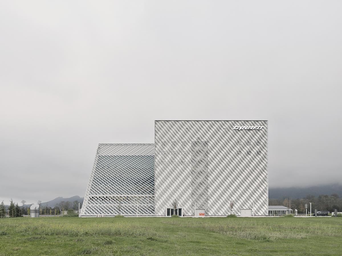 26036d02debb49079cd843f9becb77d0.8945f03a