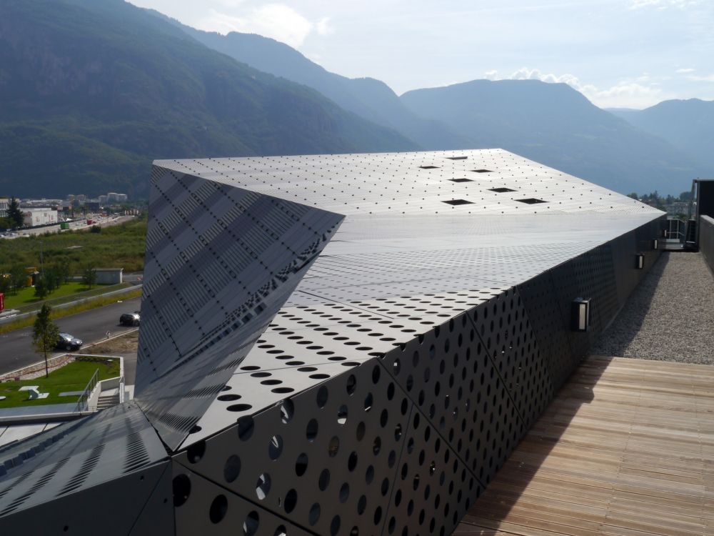 CA044_P1000682-1000x750