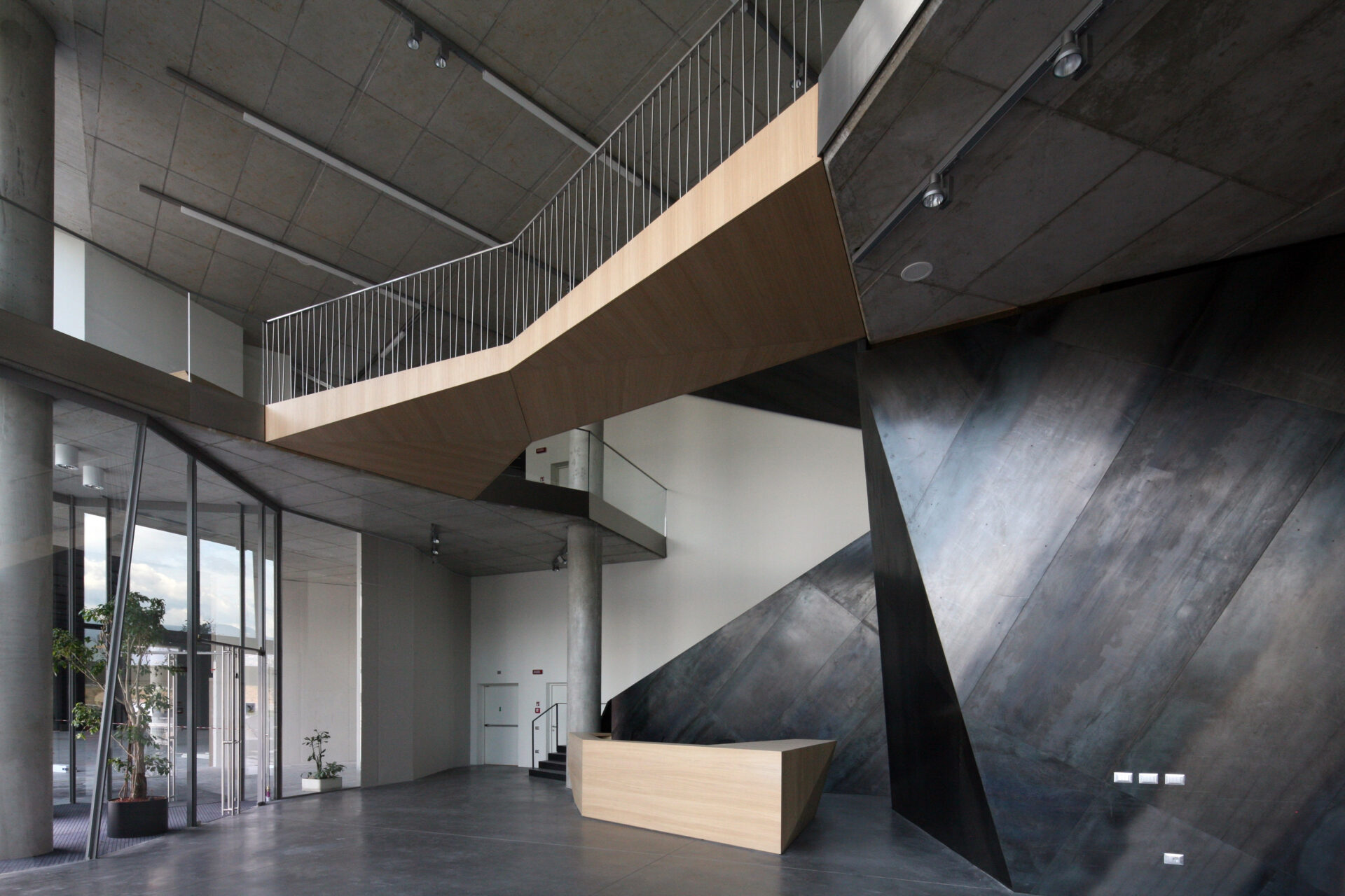 SALEWA-HEADQUARTER-Entrance_Hall_Cino_Zucchi_IMG_0006